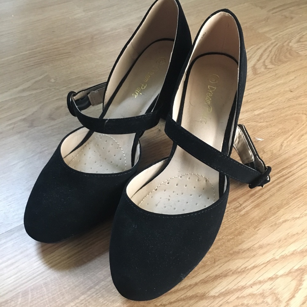 Black velvet Mary Jane heels - Picture 1 of 4